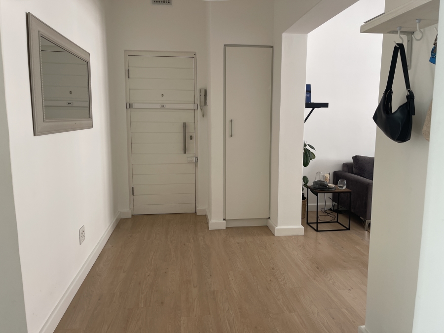 2 Bedroom Property for Sale in Gardens Western Cape